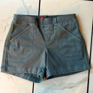 Spanx stretch twill shorts 4” inseam